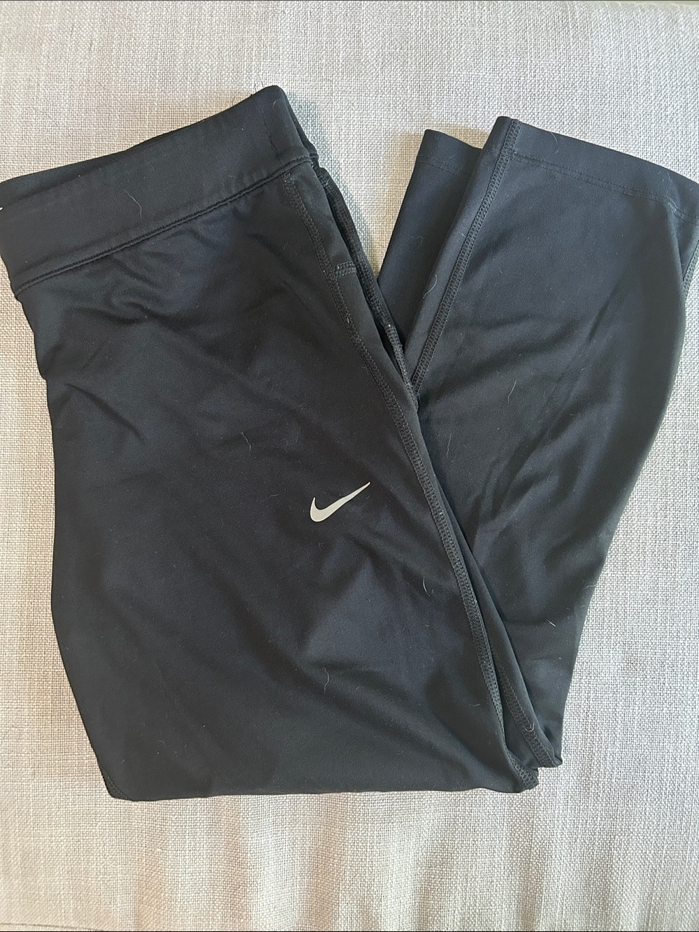 Nike Cropped Black Leggings with Silver Swoosh